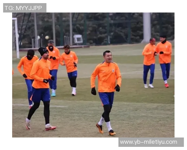 山东泰山队在武汉体育中心进行赛前踩场训练为即将到来的比赛做好准备