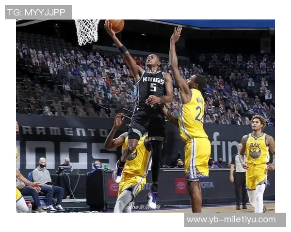 维金斯表现出色却难救球队全场13投9中贡献22分4篮板5助攻3三分球命中